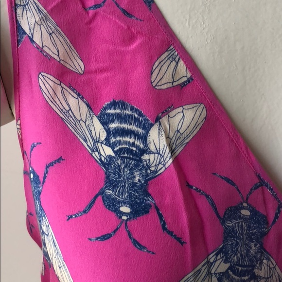 🌷SOLD🌷Anthropologie 100% silk fly print tank - Picture 3 of 8